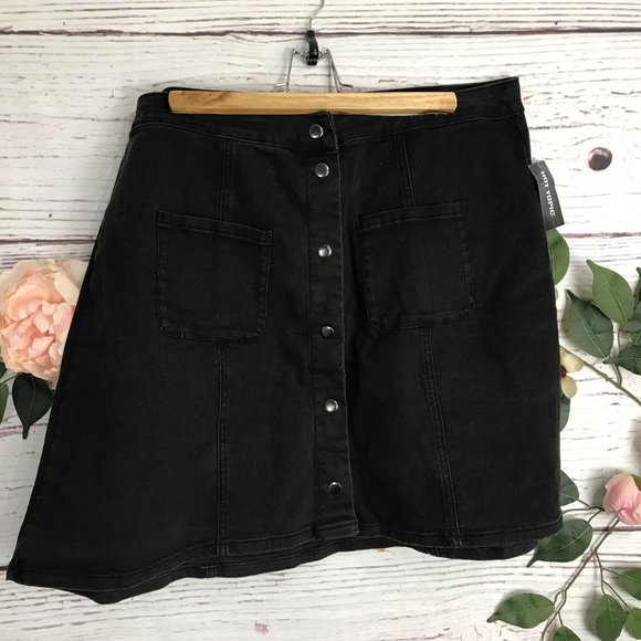Blackheart Size 2 Plus Size Black Jean Skirt - Picture 3 of 5